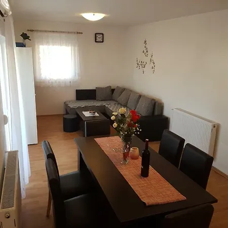 Luca Apartment